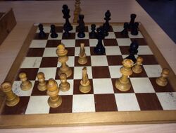 schaakbord met stukken