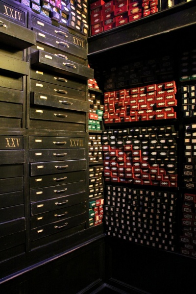 Bestand:Winkel van Olivander.jpg
