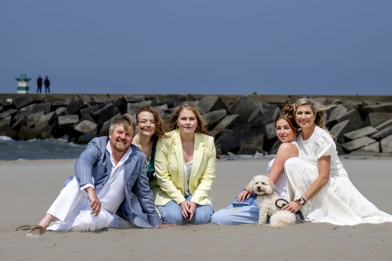 Bestand:Zomerfotosessie-2023-koninklijk-gezin-1.jpg